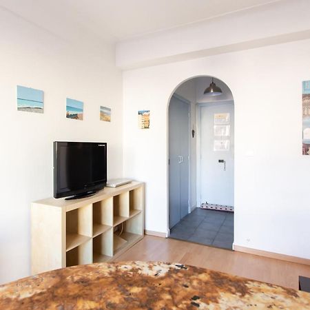Nice Center - Bright Studio Balcony Wifi & Aircon Apartment Exterior foto