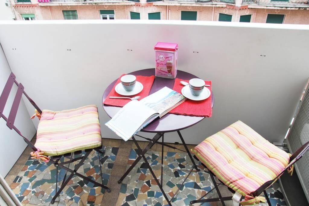 Nice Center - Bright Studio Balcony Wifi & Aircon Apartment Exterior foto