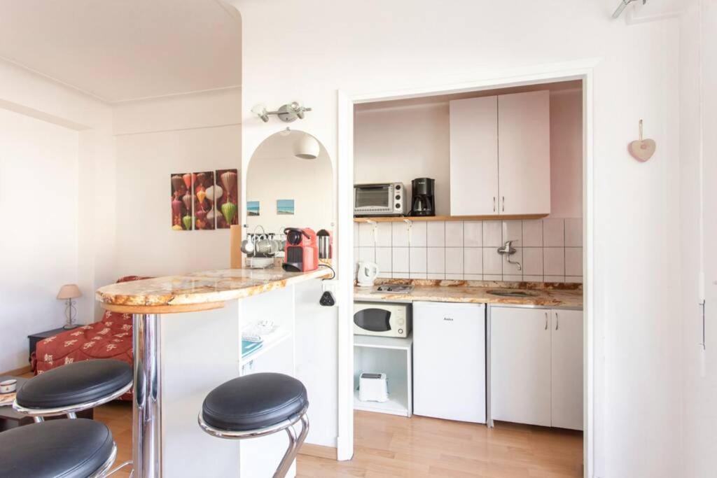 Nice Center - Bright Studio Balcony Wifi & Aircon Apartment Exterior foto